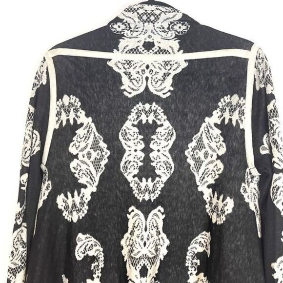 BCBGMAXAZRIA Silk Cardigan Sweater Black White Lace Jacquard Woven Size M/L EUC - Picture 12 of 13